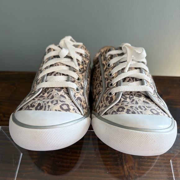 Coach Barrett Signature Silver Grey Leopard Ocelot Print Women's Sneakers 6.5 - Picture 13 of 15